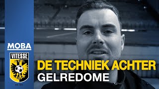 Vlogserie Moba: Wat is er zo uniek aan het voetbalveld van Vitesse?