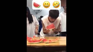 Who is faster？吃西瓜🍉比赛🤣 看谁吃得快 #西瓜 #funnymoments #funnyshorts #funnyvideo #funny #shorts