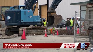 Construction crew hits gas line near 5th and Oklahoma in Milwaukee