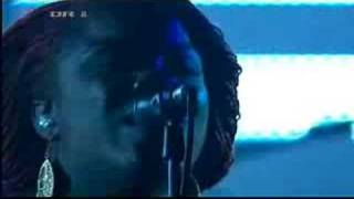 Massive Attack featuring Yolanda Quartey - Harpischord (Live)