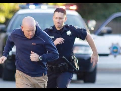 Trumbull Police Foot Pursuit - YouTube