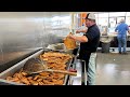 COCINANDO CHICHARRONES/PORK BELLY CON CARNE Y SIN CARNE.