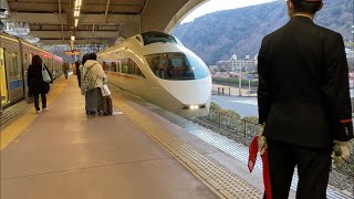 〈箱根湯本駅〉小田急ロマンスカーvse到着