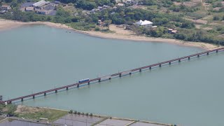 由良川橋梁を渡る宮津線の普通列車