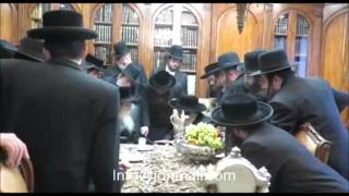 Pshevorsk Rebbe Visiting Satmar Rebbe Of Willamsburg - Rosh Chodesh Shevat 5776