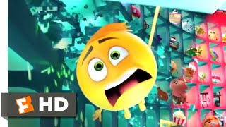 The Emoji Movie - The Wrong Face Scene | Fandango Family