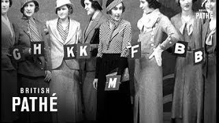 Mannequins 'wear Irish' (1933)