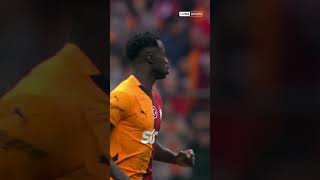 👀 Abdülkerim Bardakcı ve Davinson Sanchez'den arka arkaya röveşatalar... #shorts #galatasaray