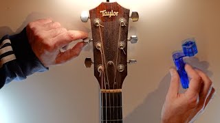 MEJORA el SONIDO de tu VIEJA GUITARRA ACUSTICA | Limpieza y Cambio de Cuerdas