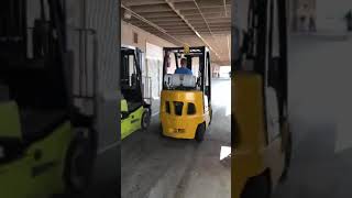 Yale vs Clark Forklift race