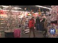 Last-minute shoppers crowding stores days before Christmas