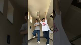 하나빼고 다틀려 #dance