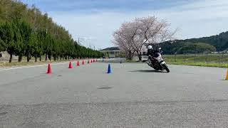 CB1300SF  SC54  ８の字  (アクセルを入れて旋回)