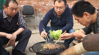 【食味阿远】阿远新买了一个铁板，买4斤羊肉来做“炙子烤肉”，烤肉味真香 | Barbecue | Shi Wei A Yuan