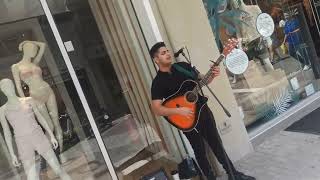 Μπάμπης Στεργίου street greek music in Larisa μουσική στον δρόμο της Λάρισας.