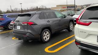 Visual differences between Honda CRV and Toyota RAV4 - Canada (Hindi)