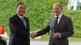 China's Li Qiang Urges German CEOs to Lead De-risking