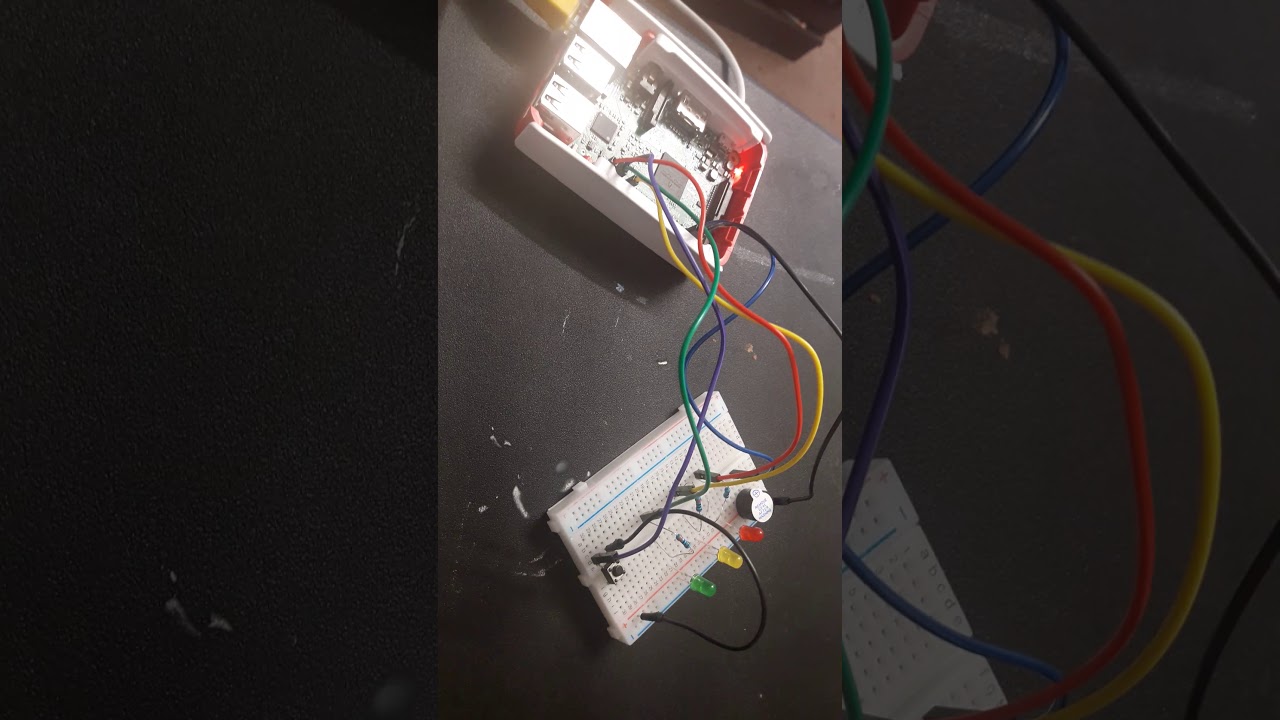 Traffic Light Simulation Using Raspberry Pi - YouTube