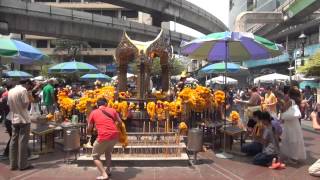 エラワン廟（プラ プロム）/ Erawan Shrine in Bangkok