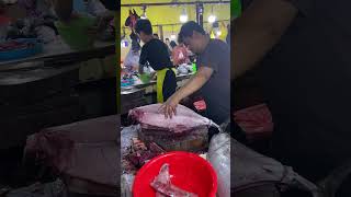Expert Bluefin Tuna Butchery: Learn the Secrets from a Local Fishmonger #shorts #fishmonger