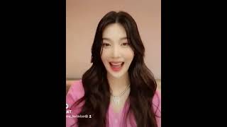 조이 레드벨벳 ♡ joy's 꽃가루를 날려