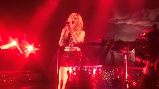 Ellie Goulding - Figure 8 (live in London 16.10.2013)