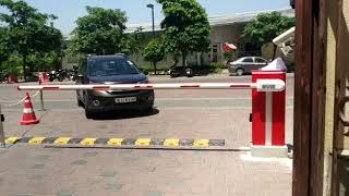 Uncanny Vision - Automatic Boom barrier control with ANPR