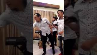 Heboh goyang MAUMERE di acara natal  simarmata sektor majalaya oleh NAGABE TRIO ..