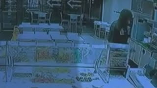 Serial robber targets sandwich shops around Chicago