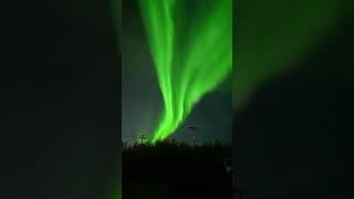 Photographer Witnesses 'Amazing' Green Aurora Outside of Home