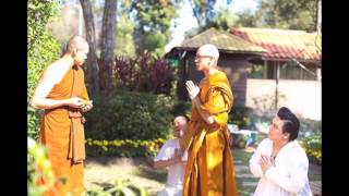 ภาพสุดประทับใจ ญาญ่า ก้มกราบ พระณเดชน์ ซึ้งในพระธรรมคำสอน