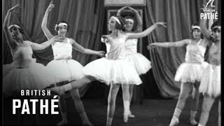 Young Girls Ballet Class (1920-1939)