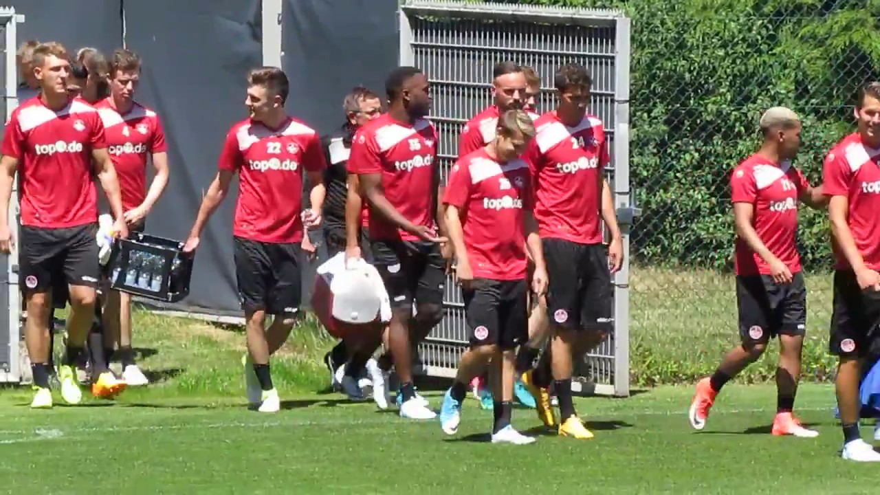 [19.06.17 Teil 1/6] Trainingsauftakt Des 1.FC KAISERSLAUTERN 17/18 ...