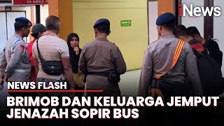 Keluarga dan Brimob Watukosek Jemput Jenazah Pengemudi Bus Kcelakaan Pandaan-Malang | News Flash