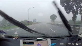 雨大到还不如不开雨刷 - 小蚁智能行车记录仪 YiDashcam