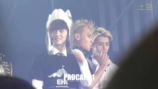 Fancam 131225 HunHan \u0026 Tao focus   Ending @ SMTWEEK