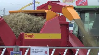 Teagle Tomahawk 8080 bale shredder