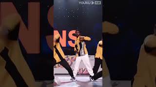 #shorts Dykens把足球搬到街舞舞台了！| 这！就是街舞 第五季 Street Dance of China S5 | 王一博/韩庚/李承铉/刘雨昕 | 优酷综艺 YOUKU SHOW