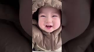 人类幼崽也太好玩了。大眼萌娃 晒出越养越上头的人类幼崽 人类幼崽迷惑行为大赏