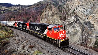 Older EMD \u0026 Rebuilt GE AC44C6M Drags Big Grain Train Thru The Thompson Canyon!