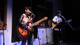 余文秀\u0026郭芝吟 b2 Ain't No Sunshine（Bill Withers Cover）鐵花村 20160219