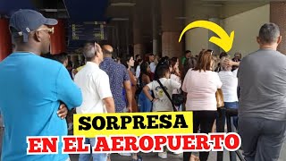 Sorprendemos a Nuestro Amigo en el Aeropuerto y ASÍ Reacciona 😱