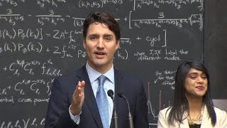 PM Trudeau gives impromptu lesson on quantum computers