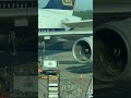 a380のエンジン　でっかいね　おじさんと比べたらよくわかる