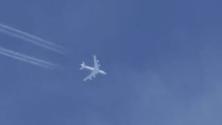 (Invalid transponder code \u0026 presumed) Military Boeing 707 contrails over my house