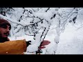 漫天大雪中小哥搭建帐篷露营过夜 雪中露营 荒野生存 荒野独居