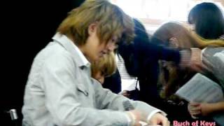 [fancam] 101024 SHINee onew @ Yeongdeungpo fansigning