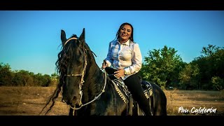 Me Invaden Los Recuerdos (Official Video) - Paulina Calderón