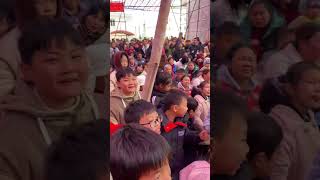 Guangge sang at the wedding  and the audience was looking forward to [Guiping Guangge]]