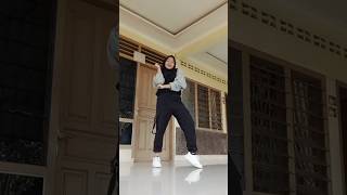 BABYMONSTER '2NE1 Mash Up' Dance Cover [ #babymonster #2ne1 #iamthebest #shorts ]